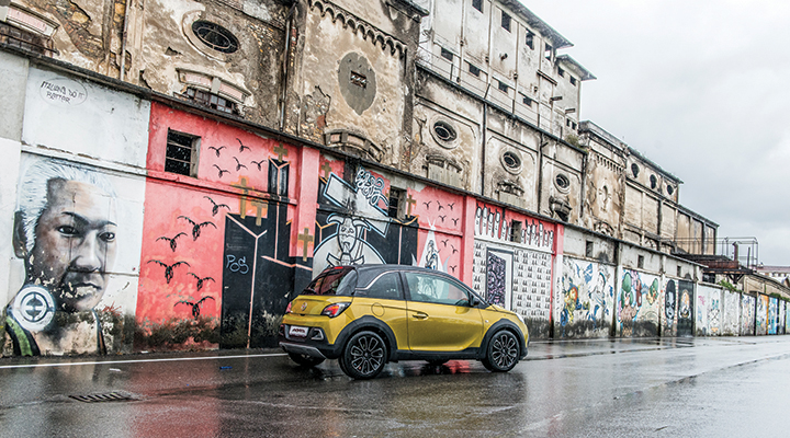 Opel Adam Rocks, grinta da crossover e stile cittadino