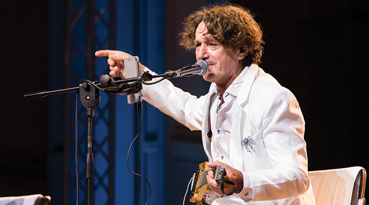 Goran Bregovic, dopo il concerto, lo show-cooking con le pentole Alluminio Agnelli