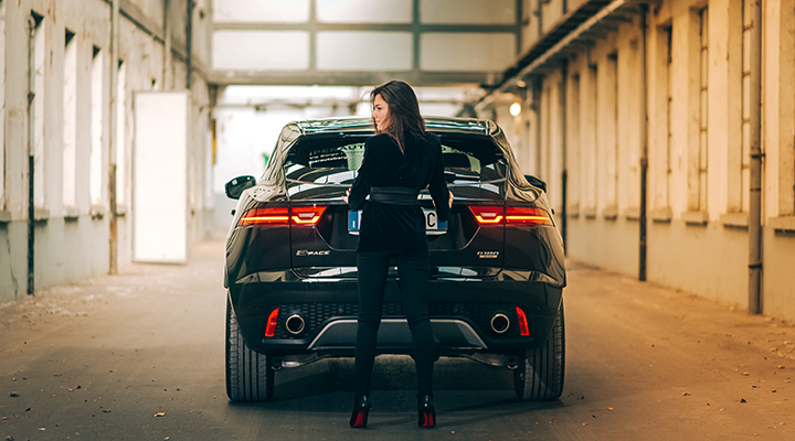 JAGUAR E-PACE: 
esaltazione estetica, agilità e guida sportiva