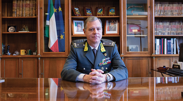 Il comandante dell’Accademia della Guardia di Finanza